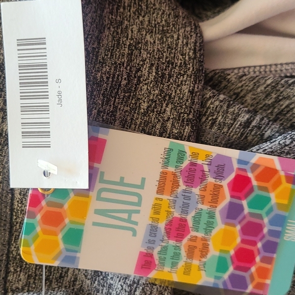 NWT LulaRoe Jade Crop Fitness Leggings Size Small - Picture 3 of 4